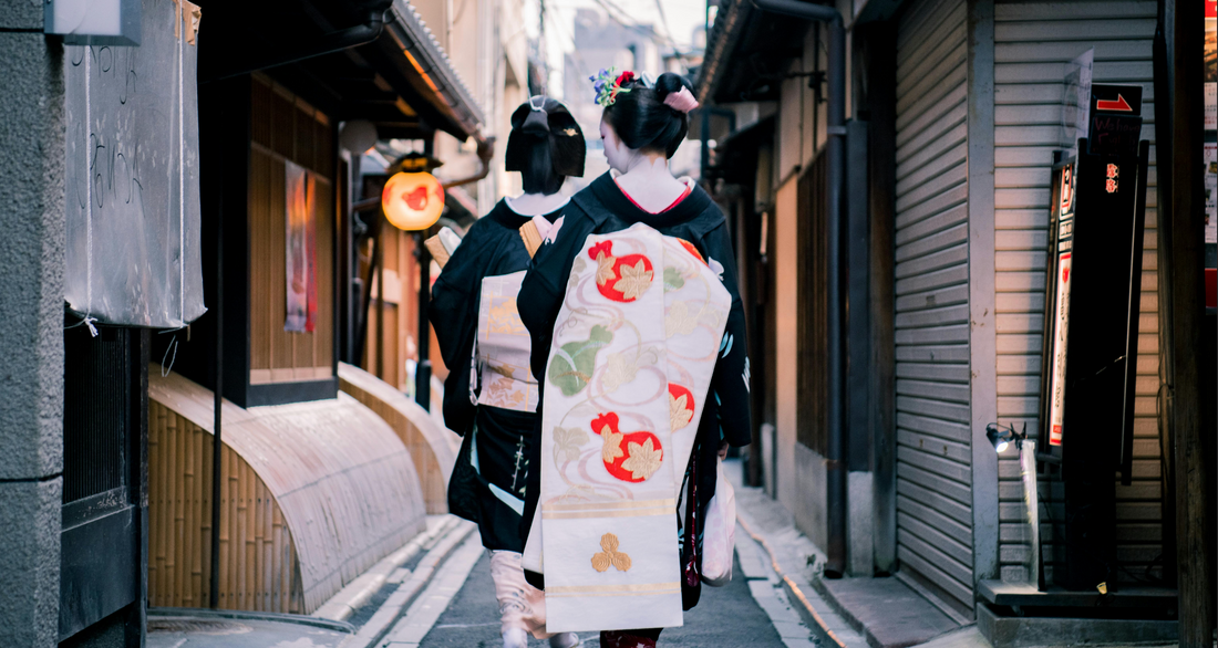 ✈️ The Timeless Art of the Geisha — Then & Now