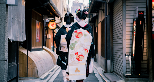 ✈️ The Timeless Art of the Geisha — Then & Now